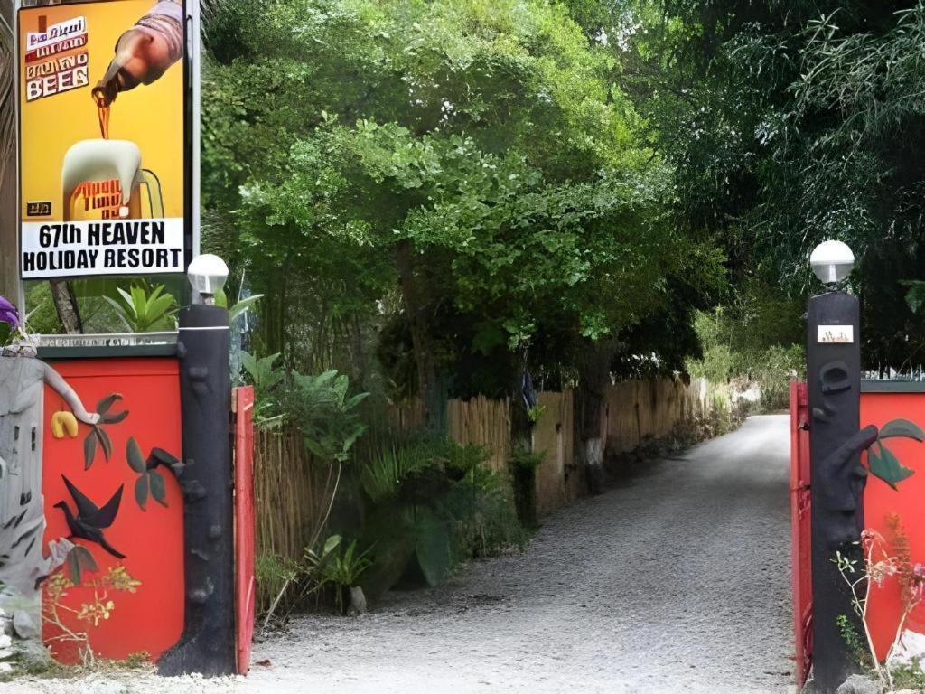 67Th Heaven Holiday Resort Lucbuan Exterior foto