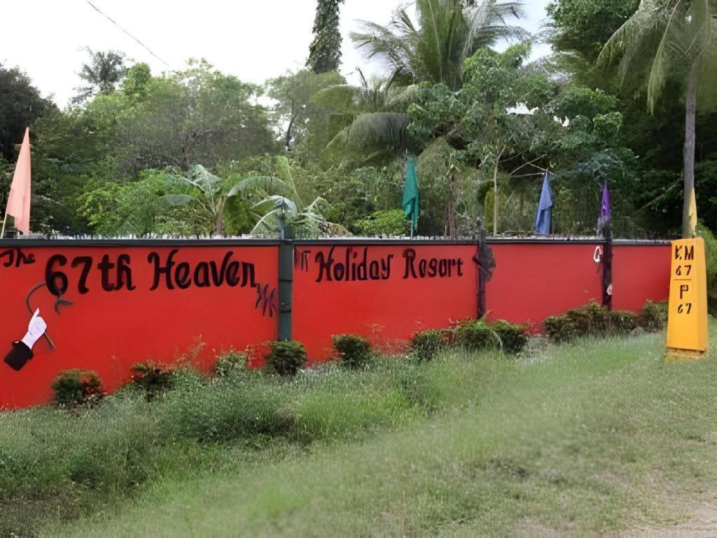 67Th Heaven Holiday Resort Lucbuan Exterior foto