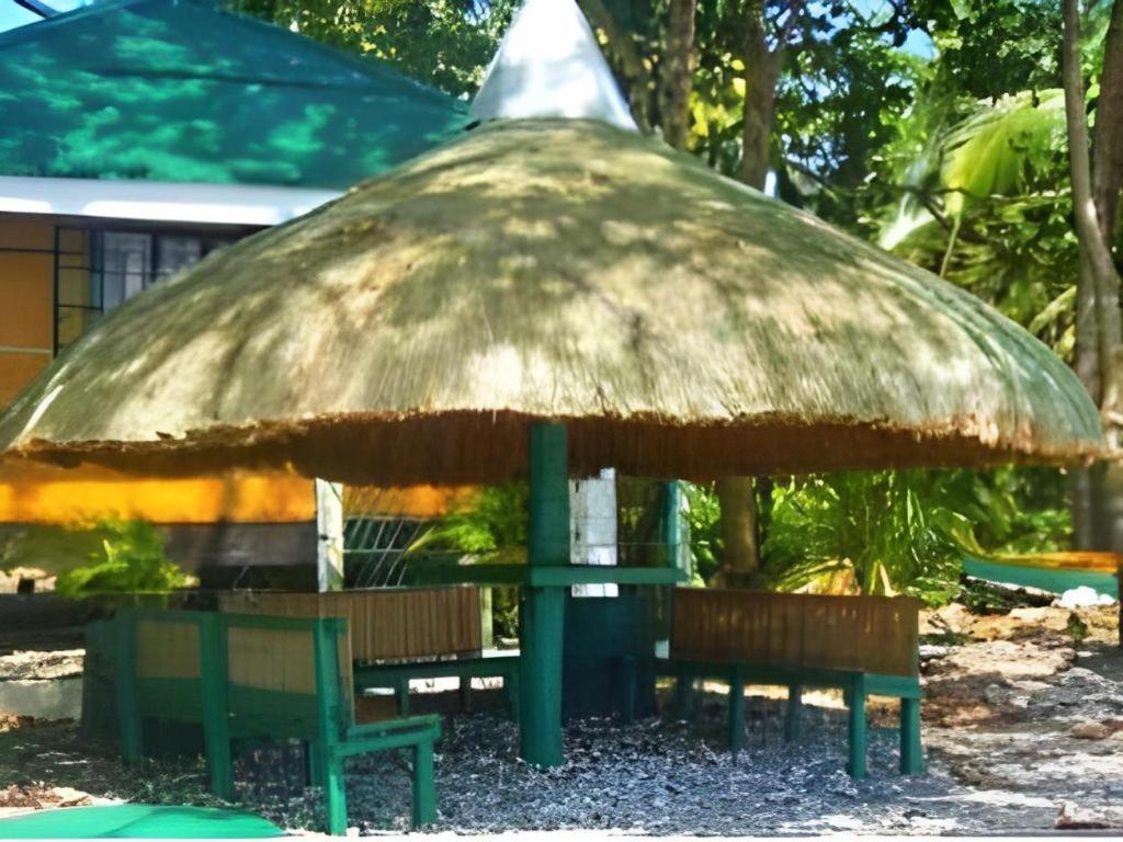 67Th Heaven Holiday Resort Lucbuan Exterior foto